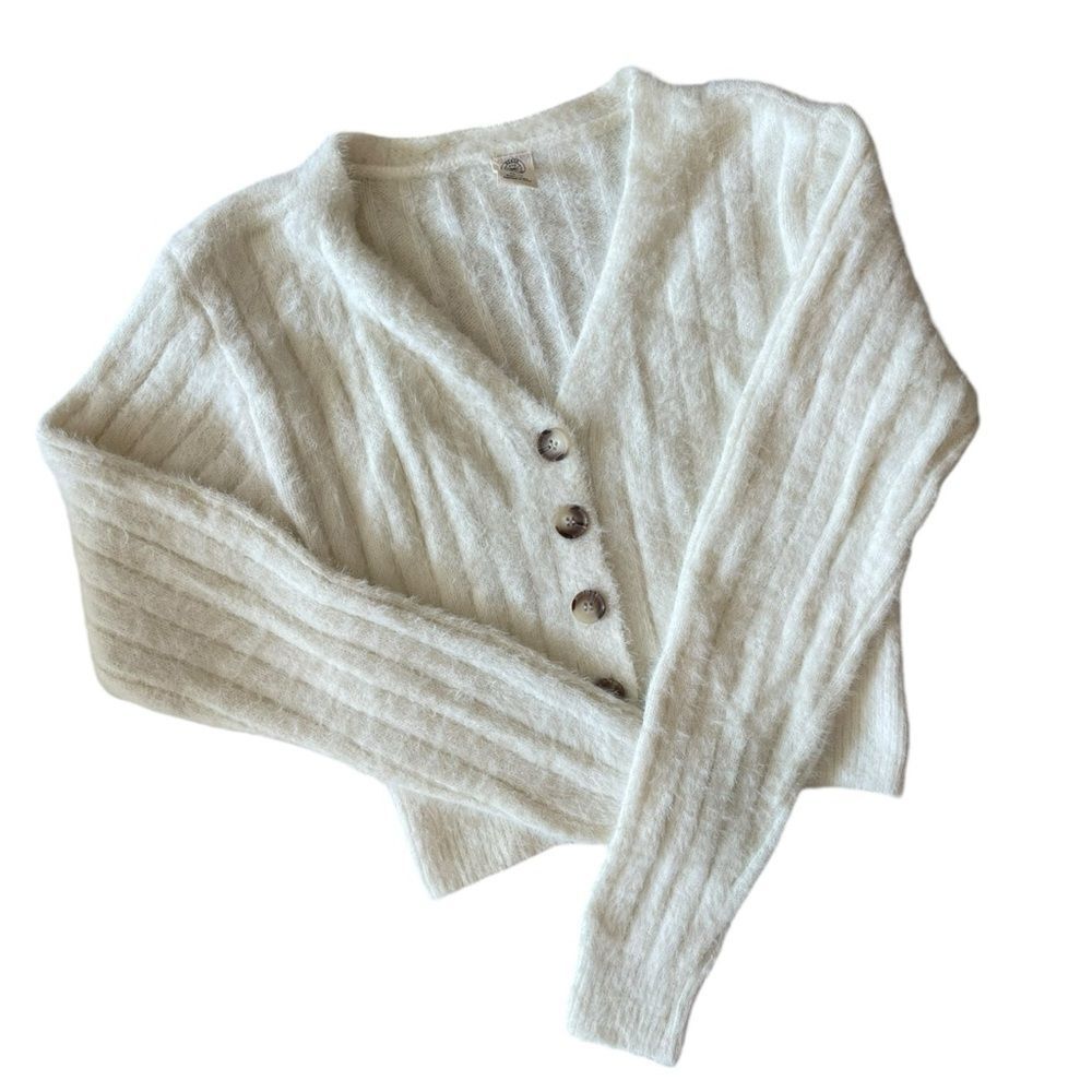 urban outfitters eyelash cardigan size xs